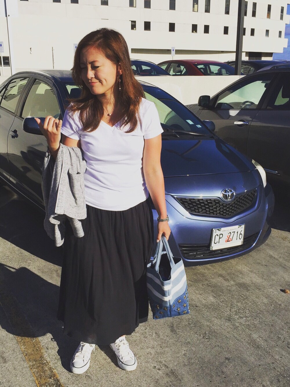 「#ronherman、PLST、Guam、converse」｜「PLSTのアイテム（Tシャツ/カットソー、ホワイト系）」を使った、ayumiさん（レディース・158cm）の春コーディネートの1枚目の写真