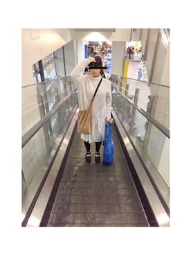 「COS（コス）のアイテム（ワンピース/ドレス、ホワイト系）」を使った、MAIKOさん（レディース・162cm）の秋コーディネート