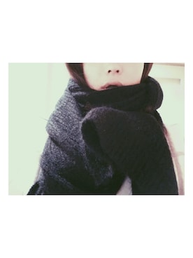 「ACNE（アクネ）のVilia Mohair PAW15（ストール/ショール、ブラック系）」を使った、MAIKOさん（レディース・162cm）の冬コーディネート