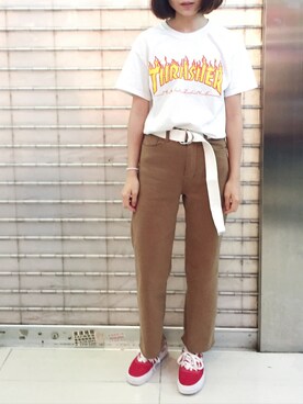 「THRASHER（スラッシャー）のアイテム（Tシャツ/カットソー、ホワイト系）」を使った、twiggyさん（レディース）の秋コーディネート