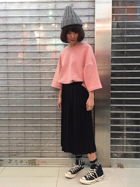 「CONVERSE（コンバース）のアイテム（スニーカー、ブラック系）」を使った、twiggyさん（レディース）の冬コーディネート