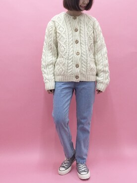 「CONVERSE（コンバース）のアイテム（スニーカー、グレー系）」を使った、twiggyさん（レディース）の冬コーディネート