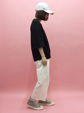 「CONVERSE（コンバース）のアイテム（スニーカー、グレー系）」を使った、twiggyさん（レディース）の冬コーディネート