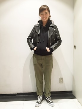 「アイテム（カーゴパンツ、イエロー系）」を使った、allyさん（レディース・170cm）の冬コーディネート