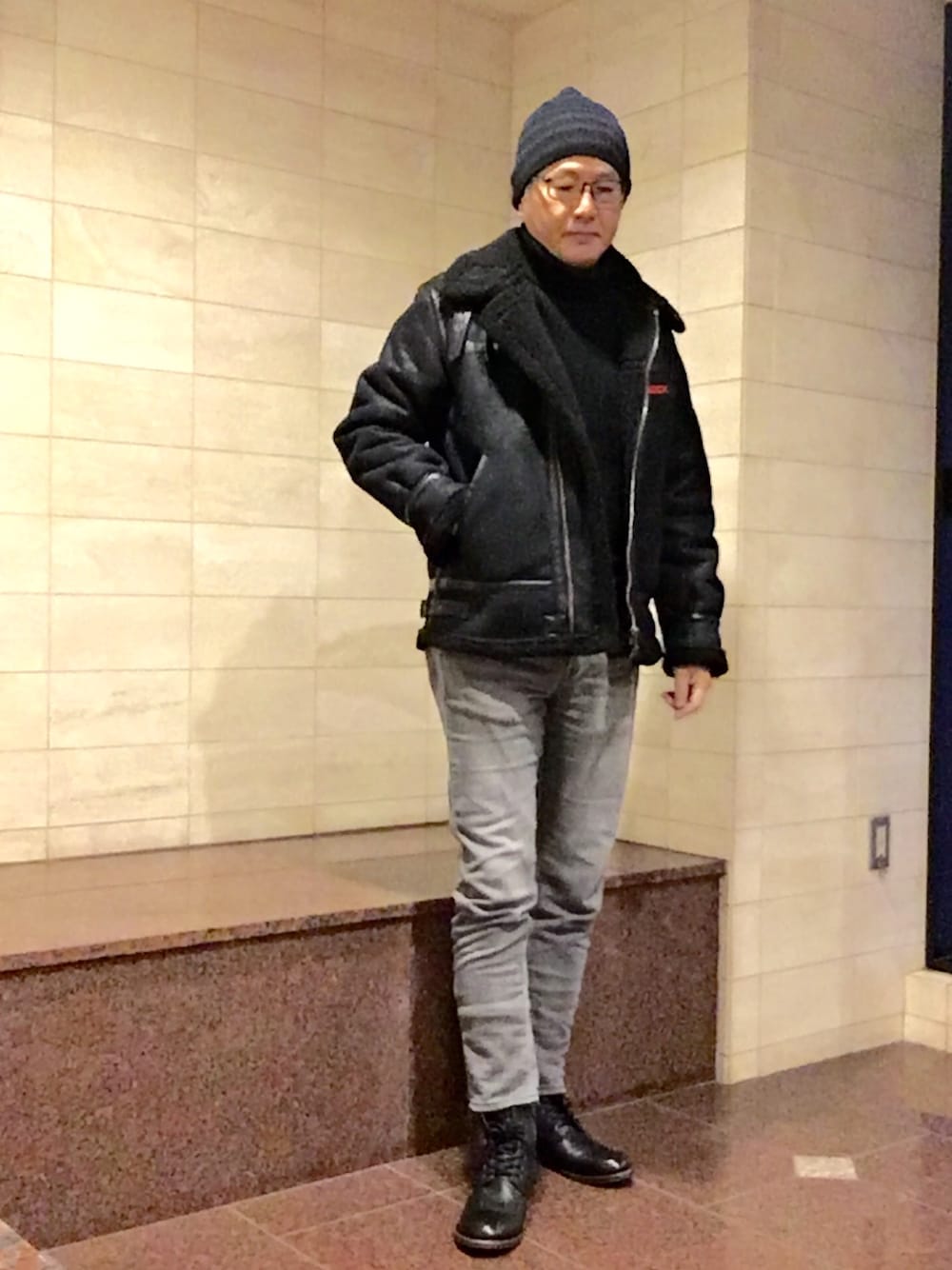 「Penguinのアイテム（ニットキャップ/ビーニー、グレー系）」を使った、HiRo🇺🇸さん（メンズ・178cm）の冬コーディネートの1枚目の写真