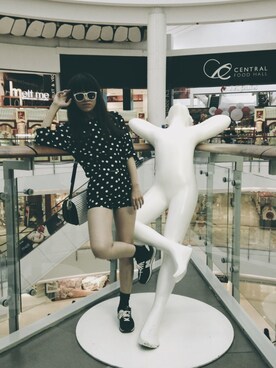 「travel」｜「アイテム（ソックス/靴下）」を使った、Hsin-Ting Hsuさん（レディース・164cm）の秋コーディネート