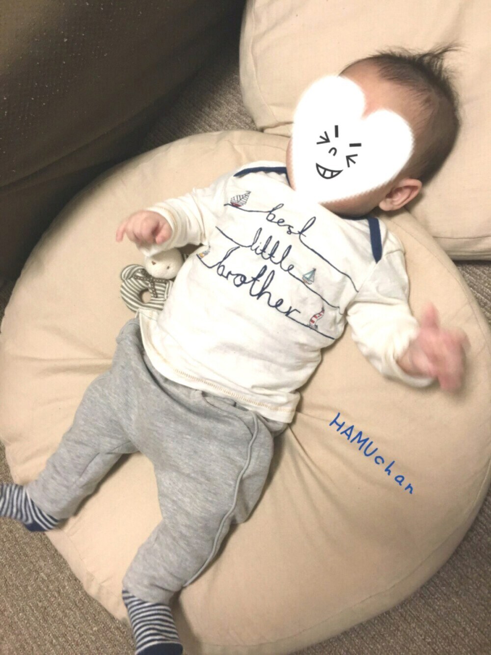 「ベビーコーデ、男の子、０歳、60cm、春、スウェットパンツ」｜「nextのアイテム（Tシャツ/カットソー、ホワイト系）」を使った、HAMUchan☀︎さん（キッズ・60cm）の春コーディネートの1枚目の写真