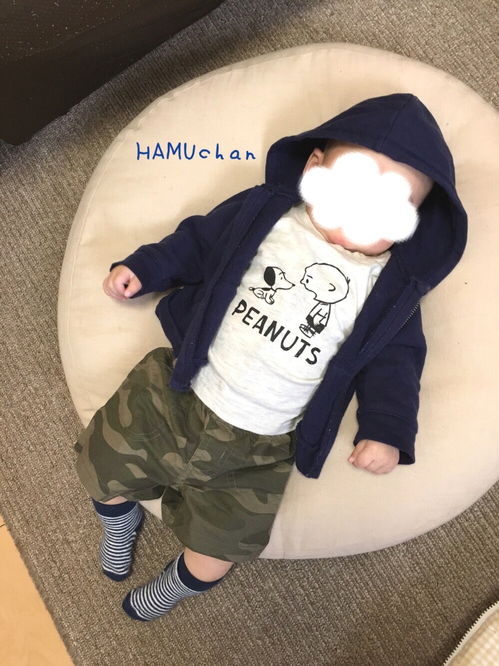 「ベビーコーデ、男の子、０歳、70cm、春、パーカー、カモフラ、切り絵プリント、短パン小僧」｜「Handmadeのアイテム（Tシャツ/カットソー、ホワイト系）」を使った、HAMUchan☀︎さん（キッズ・70cm）の春コーディネートの1枚目の写真