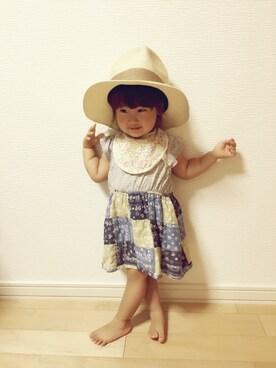 「西松屋（ニシマツヤ）のアイテム（ワンピース、グレー系）」を使った、pipooさん（キッズ・100cm）の夏コーディネート