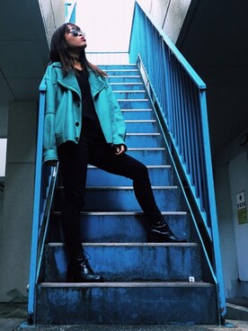 「VINTAGE（ヴィンテージ）のアイテム（ライダースジャケット、グリーン系）」を使った、@goodgirlririさん（レディース・157cm）の冬コーディネート