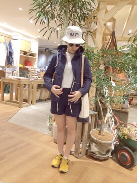 「ショート丈トップス」｜「アイテム（マウンテンパーカー）」を使った、ショウコさん（レディース・160cm）の春コーディネート