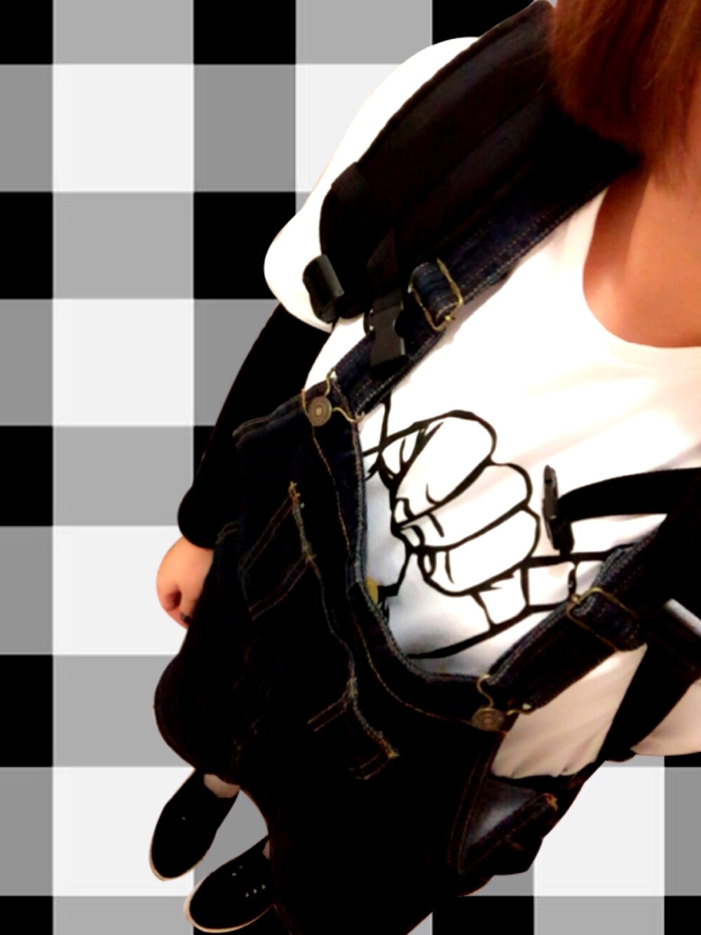 「Honeysのアイテム（サロペット/オーバーオール、ブラック系）」を使った、ほまさんさん（レディース・182cm）の秋コーディネートの1枚目の写真