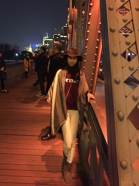 「ACNE（アクネ）のアイテム（パーカー、レッド系）」を使った、-外星人七号さん（レディース）の冬コーディネート