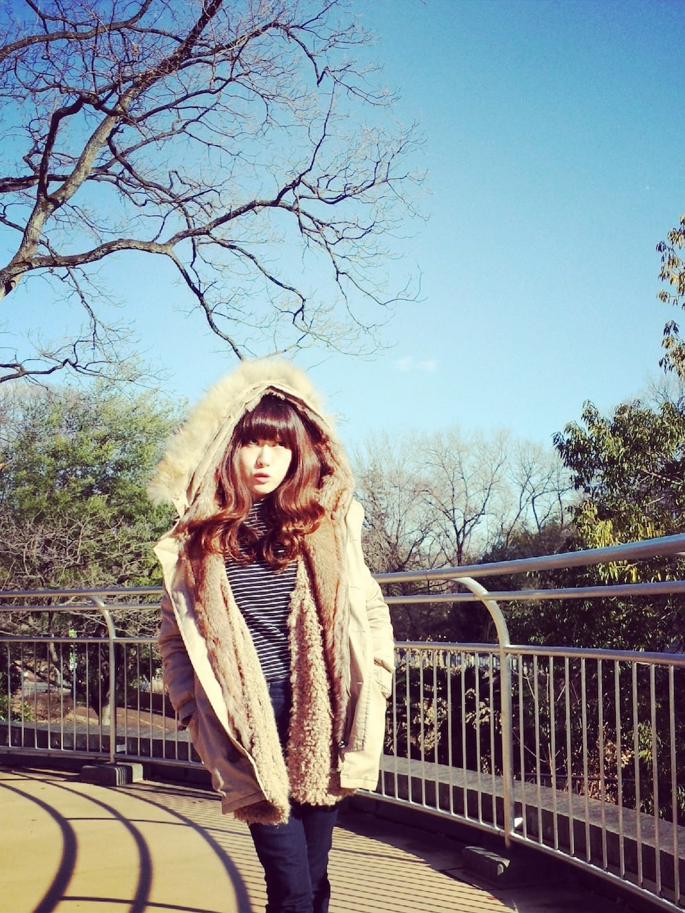 「モッズコート」｜「CONVERSEのCONVERSE ALL STAR IN-MP HI（スニーカー、ホワイト系）」を使った、m.rinaさん（レディース・160cm）の冬コーディネートの1枚目の写真
