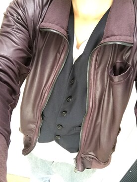 「アイテム（ライダースジャケット、パープル系）」を使った、ハスさん（メンズ・182cm）の秋コーディネート