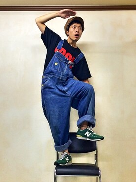 「ランニングシューズ」｜「アイテム（スニーカー、グリーン系）」を使った、サトルさん（メンズ・176cm）の秋コーディネート