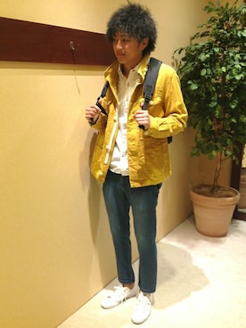 「アイテム（カバーオール、ゴールド系）」を使った、ikka OTAKANOMORI STAFF 1さん（メンズ・177cm）の春コーディネート