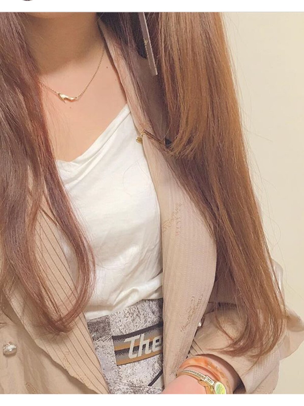 「THEATRE PRODUCTS、シアタープロダクツ(THEATRE PRODUCTS)、miss bibi」｜「THEATRE PRODUCTSのオリジナルキュプラジャガード ブラウス（テーラードジャケット、ベージュ系）」を使った、Momokoさん（レディース・156cm）の夏コーディネートの1枚目の写真