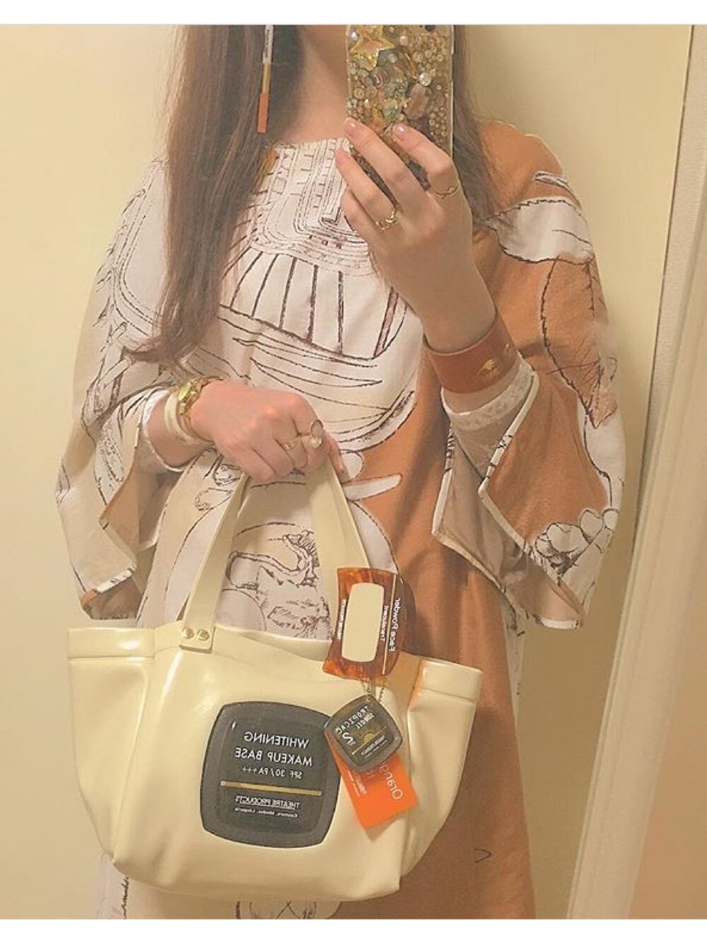 「THEATRE PRODUCTS、シアタープロダクツ(THEATRE PRODUCTS)」｜「THEATRE PRODUCTSのアイテム（ワンピース、ベージュ系）」を使った、Momokoさん（レディース・156cm）の夏コーディネートの1枚目の写真