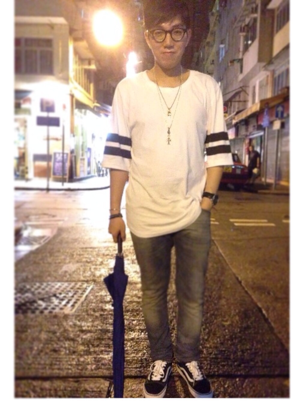 「H&Mのアイテム（Tシャツ/カットソー、ホワイト系）」を使った、dannytangさん（メンズ・175cm）の夏コーディネートの1枚目の写真