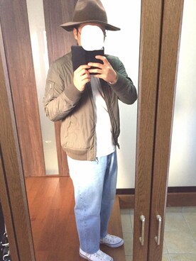 「切りっぱなしデニム」｜「アイテム（MA-1）」を使った、キングさん（メンズ・173cm）の春コーディネート