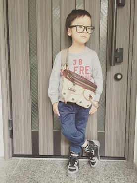 「DIESEL（ディーゼル）のアイテム（バッグ、ベージュ系）」を使った、yuraさん（キッズ・160cm）の秋コーディネート