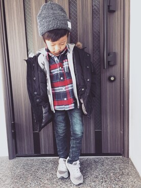 「NEW BALANCE（ニューバランス）の【KIDS】NEW BALANCE 996（スニーカー、グレー系）」を使った、yuraさん（キッズ・160cm）の冬コーディネート
