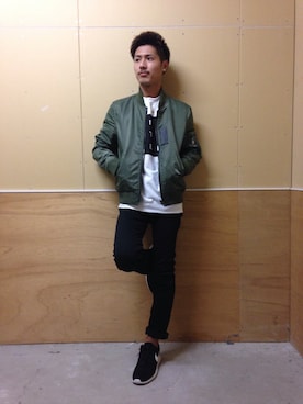 「JACKROSE（ジャックローズ）のハイパーストレッチ立体加工カラーパンツ（デニムパンツ）」を使った、keijiさん（メンズ・173cm）の秋コーディネート