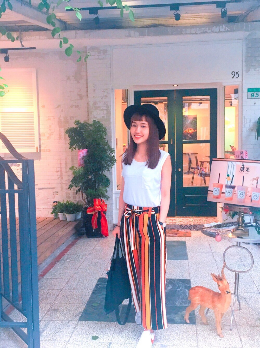 「ootd、Taiwan、TAIPEI、girl、stripe、FOREVER 21、Heather、ZARA、NIKE、Daniel Wellington」｜「Heatherのアイテム（トップス、ホワイト系）」を使った、KUOさん（レディース・160cm）の秋コーディネートの1枚目の写真