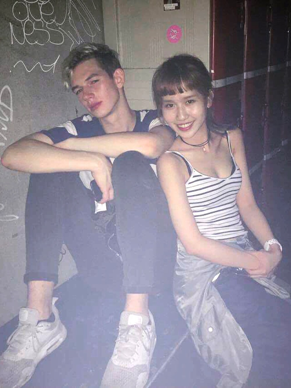 「ootd、Taiwan、TAIPEI、girl」｜「Bershkaのアイテム（タンクトップ、その他）」を使った、KUOさん（レディース・160cm）の秋コーディネートの1枚目の写真