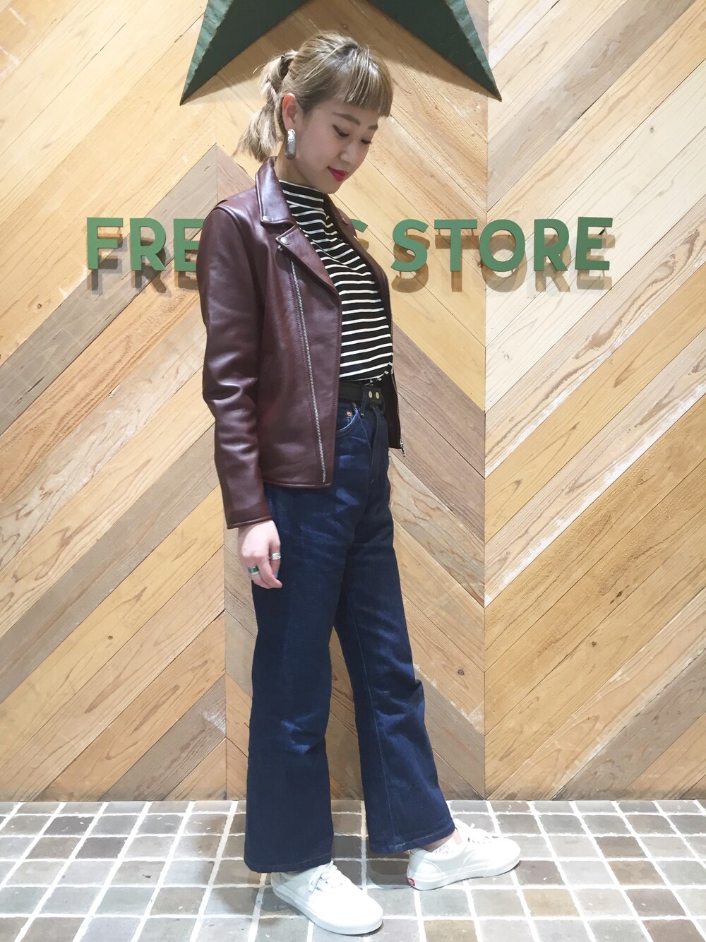 「FREAK’Ｓ STORE、ライダース、レザージャケット、VANSのスニーカー、VANS、Levis、levis701、秋のコーデ」｜「FREAK'S STOREのノースリーブT付きフェイクレザーキャミソール   （キャミソール、グリーン系）」を使った、konomiさん（レディース・158cm）の夏コーディネートの1枚目の写真