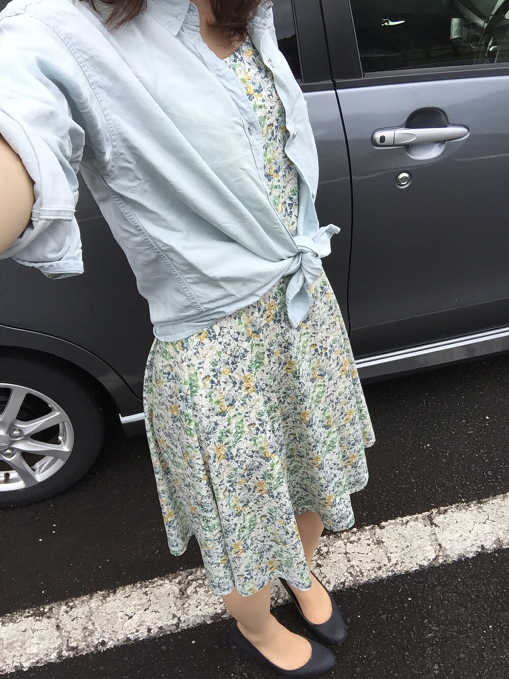 「GUのアイテム（シャツ/ブラウス、ブルー系）」を使った、ももたろうさん（レディース・157cm）の夏コーディネートの1枚目の写真