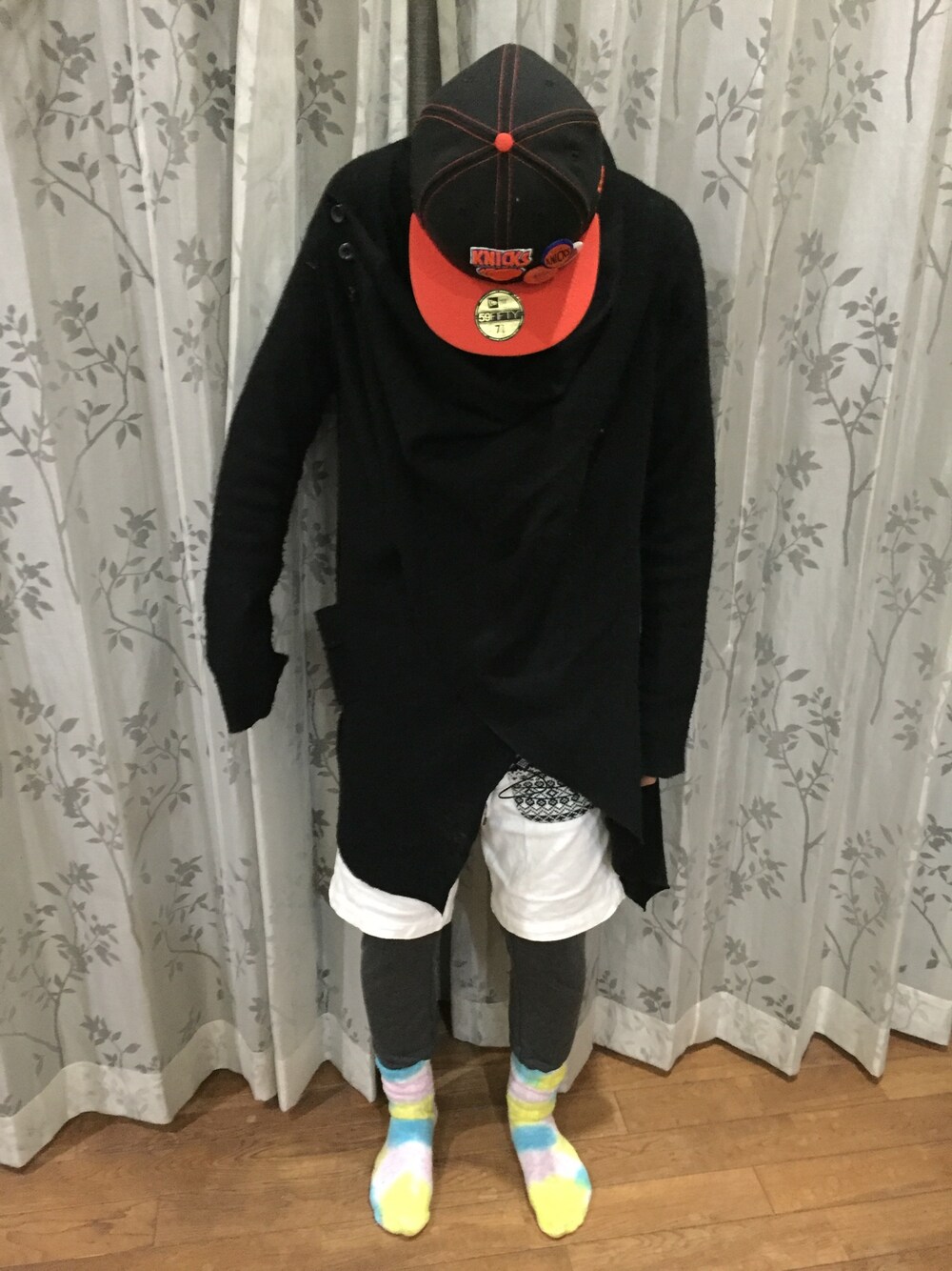 「家」｜「HOLLYWOOD RANCH MARKETのアイテム（その他アウター、ブラック系）」を使った、KANTqさん（メンズ・174cm）の冬コーディネートの1枚目の写真