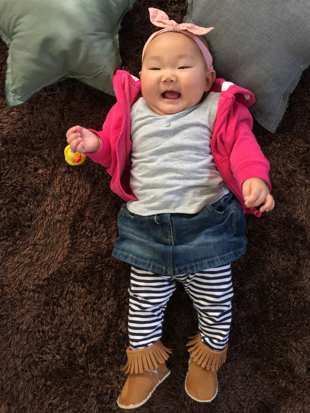 「baby、next、handmade、H&M、H&M baby」｜「H&Mのアイテム（Tシャツ/カットソー、グレー系）」を使った、EIMIbabyさん（キッズ・70cm）の冬コーディネートの1枚目の写真