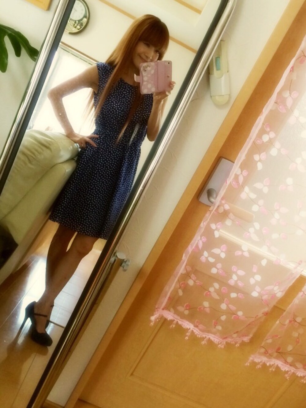 「STRAWBERRY-FIELDSのシャンタンドット　ワンピース（ワンピース、ベージュ系）」を使った、伊勢由美子さん（レディース・158cm）の夏コーディネートの1枚目の写真