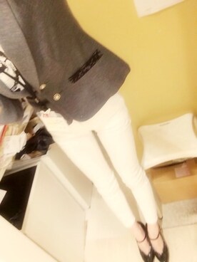 「5プレビューのアイテム（Tシャツ/カットソー、ホワイト系）」を使った、伊勢由美子さん（レディース・158cm）の冬コーディネート