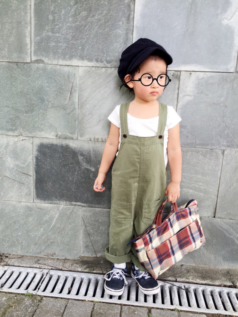 「kids、子供服、A BATHING APE、3歳、MUJI、VANS」｜「3hirty8ightのアイテム（サロペット/オーバーオール、グリーン系）」を使った、yichiehさん（キッズ・90cm）の春コーディネートの1枚目の写真
