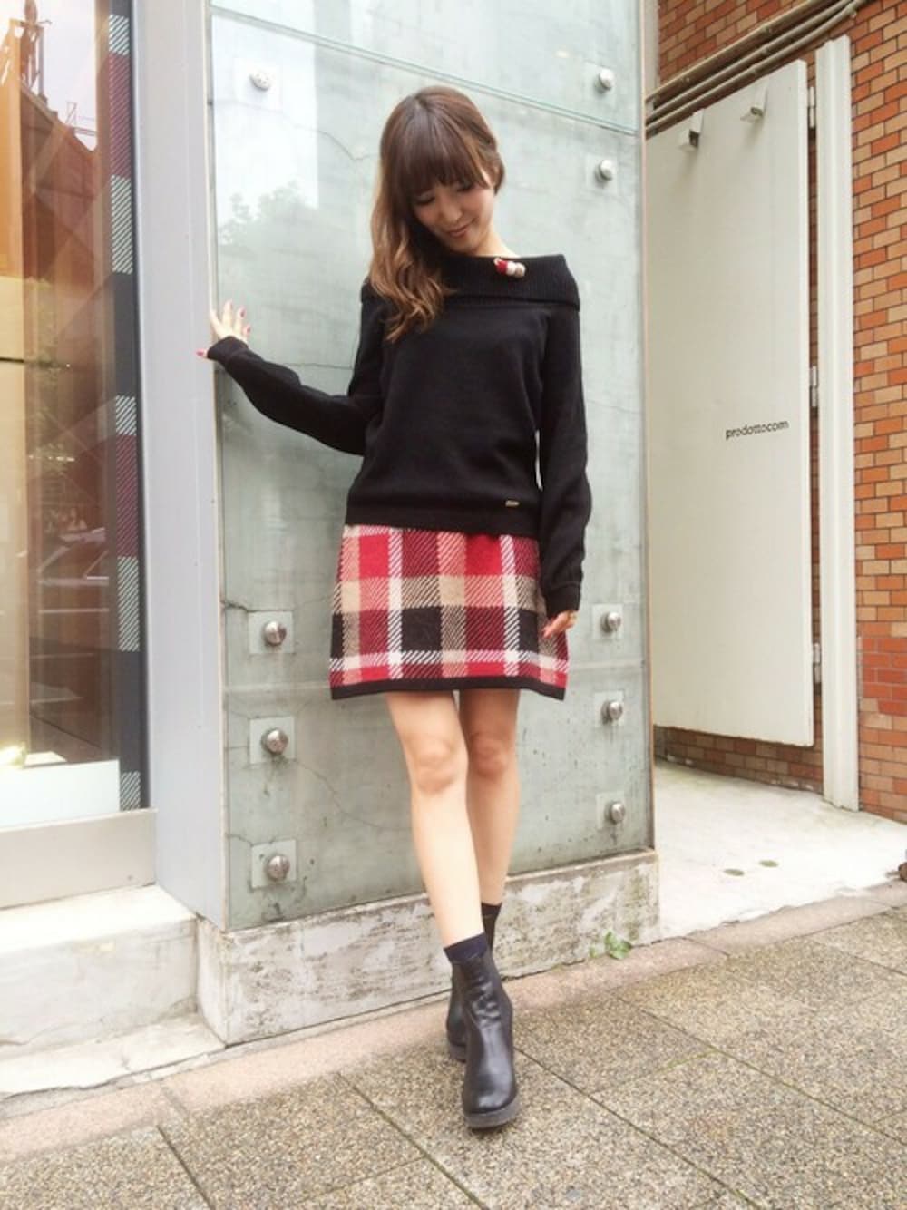 「#チェック、#セットアップ、#赤、#ootd、#秋コーデ、#オトナ女子、#クレストブリッジ、#CRESTBRIDGE、#ブルーレーベル、#BLUE LABEL」｜「BLUE LABEL CRESTBRIDGEの1st anniversary企画　クレストブリッジチェックジャガード　3点セット（ワンピース、レッド系）」を使った、AYAKOさん（レディース・165cm）の秋コーディネートの1枚目の写真