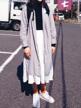 「白いスニーカー」｜「アイテム（シャツワンピース）」を使った、a  さん（レディース・167cm）の冬コーディネート