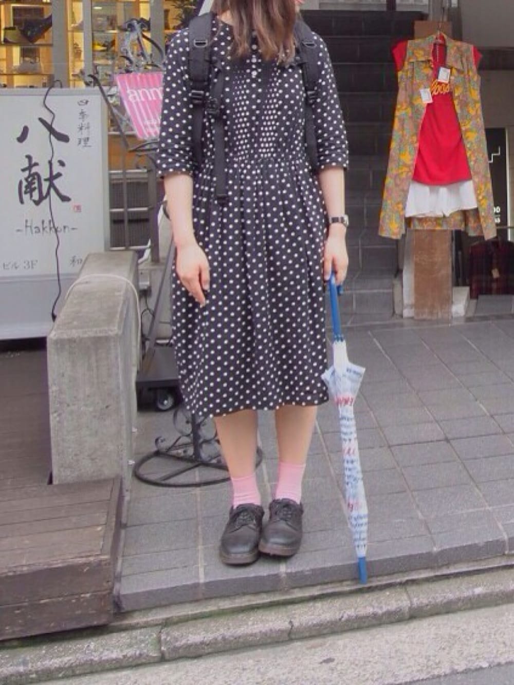 「haco.、ドットワンピース、ドット、レトロ、ピンクソックス、Dr.Martens、グレゴリー」｜「GREGORYのGREGORY グレゴリー オールデイ（バックパック/リュック、ブラック系）」を使った、a  さん（レディース・167cm）の夏コーディネートの1枚目の写真