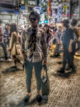 「Marc by Marc Jacobs（マークバイマークジェイコブス）のアイテム（腕時計）」を使った、岸俊介さん（メンズ・173cm）の春コーディネート