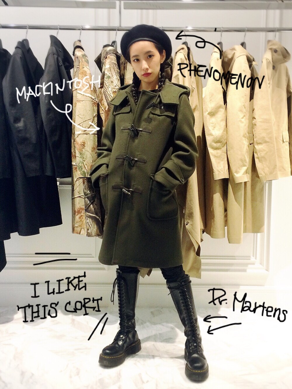「秋服、ダッフルコート、カーキ、ベレー帽」｜「Dr. MartensのDR. MARTENS Boots（ブーツ、ブラック系）」を使った、中田クルミさん（レディース・168cm）の秋コーディネートの1枚目の写真
