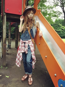 「VENCEEXCHANGE（ヴァンスエクスチェンジ）のアイテム（サロペット/オーバーオール）」を使った、清水夏姫さん（レディース・160cm）の夏コーディネート
