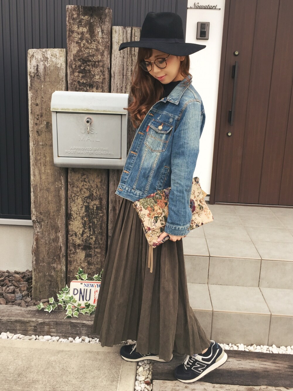 清水夏姫さんの「ピーチスキンプリーツスカート（OZOC）」を使ったコーディネート