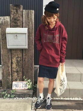 「OZOC（オゾック）のアイテム（パーカー）」を使った、清水夏姫さん（レディース・160cm）の秋コーディネート