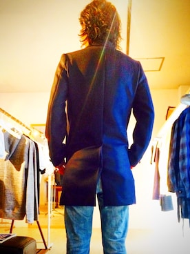 「N.HOOLYWOOD（N.ハリウッド）のアイテム（チェスターコート）」を使った、ryoyaさん（メンズ・177cm）の冬コーディネート