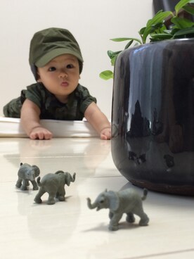 「アイテム（ママ＆ベビー、グリーン系）」を使った、おやまさん（キッズ・70cm）の秋コーディネート