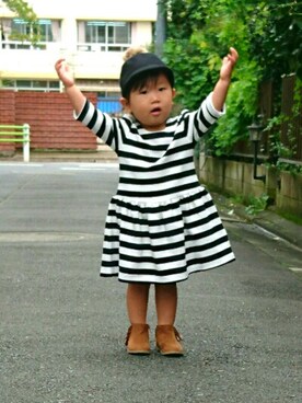 「H&M（エイチ・アンド・エム）のアイテム（キャップ、ブラック系）」を使った、mylabooさん（キッズ・90cm）の秋コーディネート