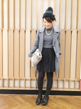 「アイテム（クラッチバッグ、グレー系）」を使った、ももこ＊さん（レディース・156cm）の冬コーディネート