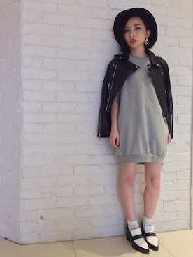 「MURUA（ムルーア）のアイテム（ライダースジャケット）」を使った、藤井真理亜さん（レディース・156cm）の秋コーディネート